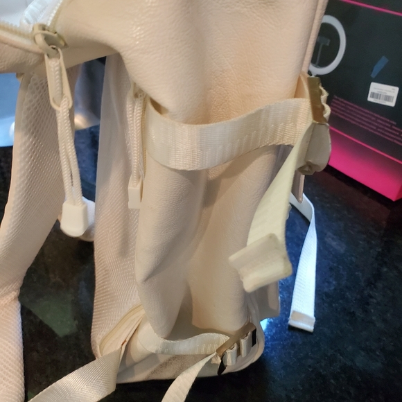 backpack - Picture 1 of 2